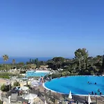 Studio-terrasse Avec Vue Mer-clim-parking-draps Inclus Apartmán Saint-Raphaël
