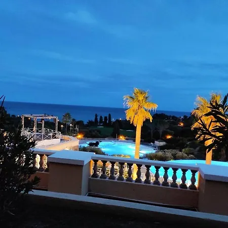 Studio-terrasse Avec Vue Mer-clim-parking-draps Inclus * Saint-Raphael (Var)